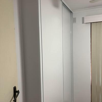 Storage robe with mini end panel 